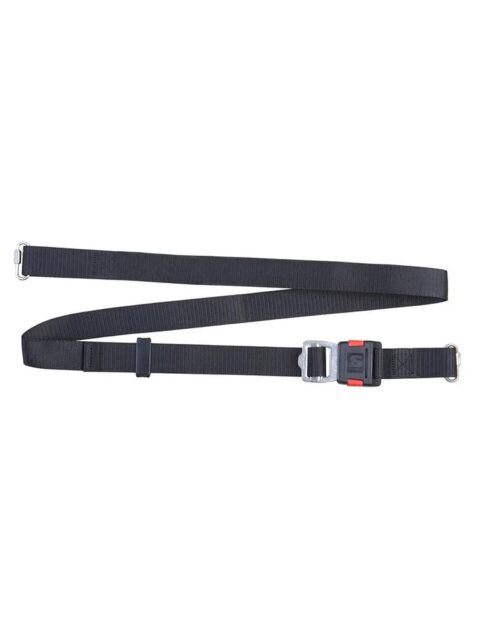 Der Secumar | Schrittgurt 2K Click 30 ist ein schwarzer verstellbarer Gurt mit silberner Schnalle und roten Akzenten, der zum Sichern von Gegenständen konzipiert ist und ausgezogen und flach auf weißem Hintergrund gezeigt wird. | Schäffeler Wassersport